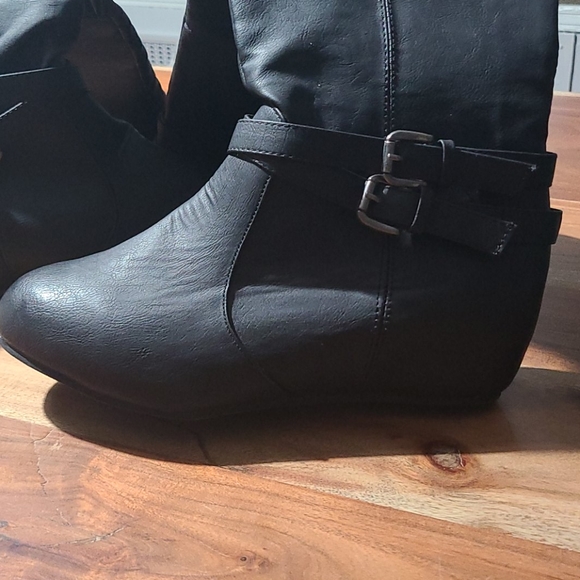 Tall Black Boots - Picture 3 of 3